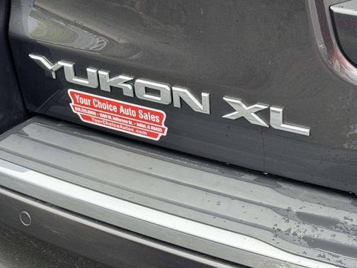 Black 2016 GMC Yukon XL Denali