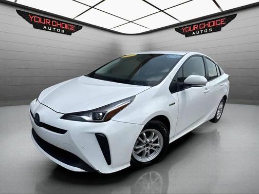 2022 Toyota Prius LE