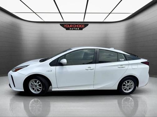 2022 Toyota Prius LE