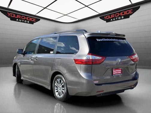 2019 Toyota Sienna XLE Premium