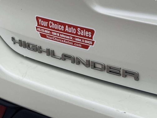 White 2020 Toyota Highlander LE