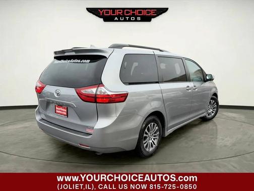 2018 Toyota Sienna XLE