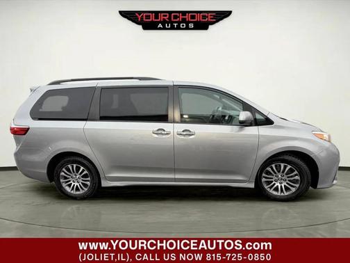 2018 Toyota Sienna XLE