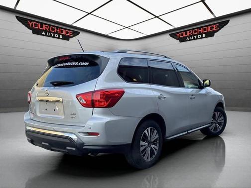 2018 Nissan Pathfinder SV