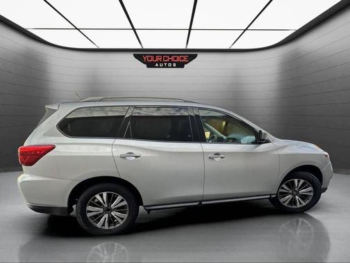 2018 Nissan Pathfinder SV
