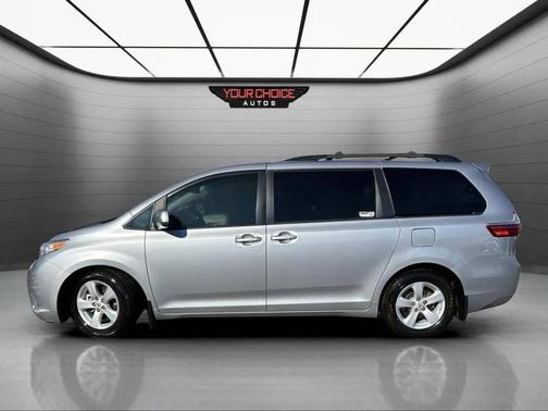 2015 Toyota Sienna LE