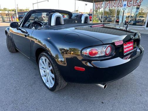 2006 Mazda MX-5 Miata Sport 2dr Convertible