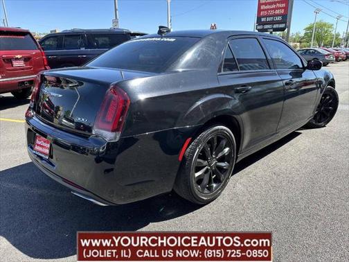 2016 Chrysler 300 S