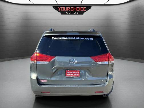 2014 Toyota Sienna LE