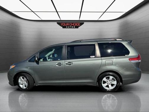 2014 Toyota Sienna LE