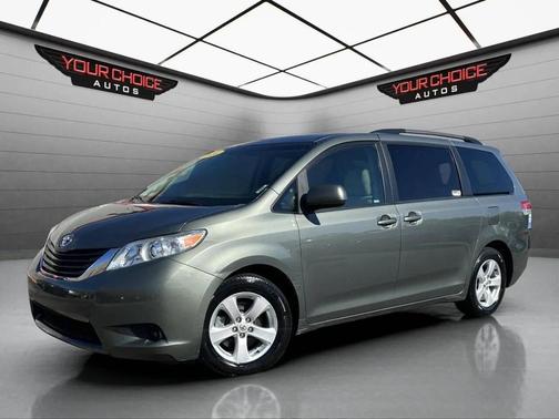 2014 Toyota Sienna LE