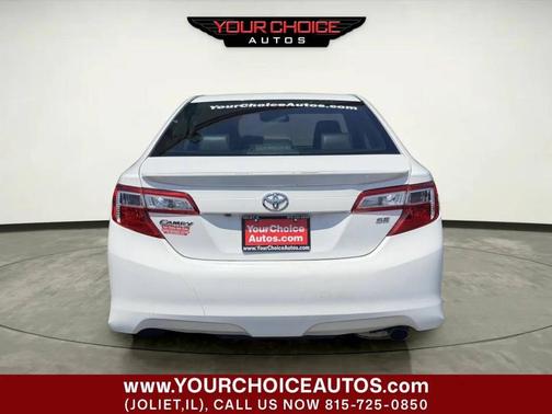 White 2014 Toyota Camry SE