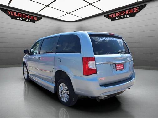 2012 Chrysler Town & Country Limited