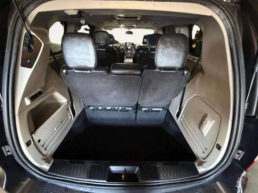 2014 Chrysler Town & Country Touring-L