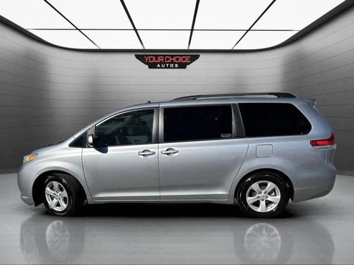 2013 Toyota Sienna LE