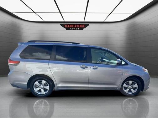 2013 Toyota Sienna LE