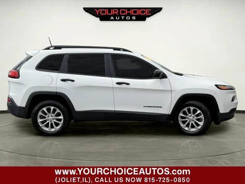 White 2017 Jeep Cherokee Sport