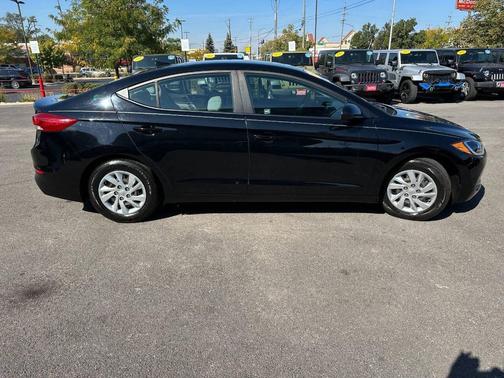 2017 Hyundai ELANTRA SE