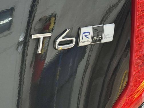 2019 Volvo XC90 T6 R-Design