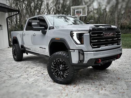 2024 GMC Sierra 2500 AT4