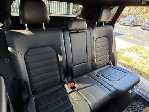 2023 Volkswagen Atlas Cross Sport 3.6L V6 SEL Premium R-Line