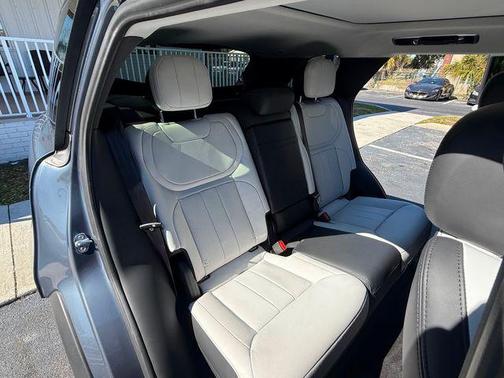 2024 Land Rover Range Rover Sport SE