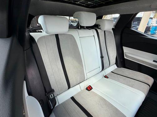 2023 Fisker Ocean FISKER ONE SUPER CLEAN 2.2.3 SOLAR SKY LOADED