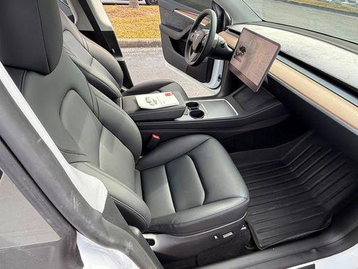 2024 Tesla Model Y Long Range Dual Motor All-Wheel Drive