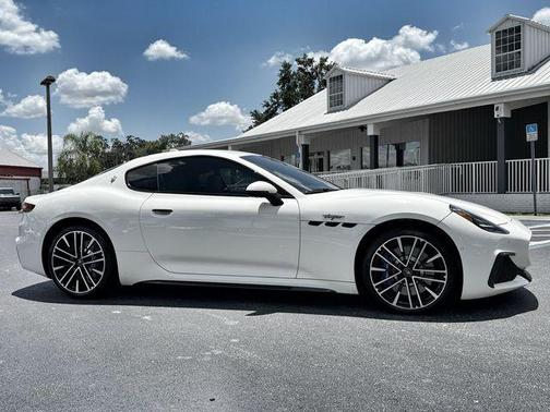 2024 Maserati GranTurismo Trofeo