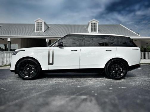 2025 Land Rover Range Rover P400 SE 7 Seat
