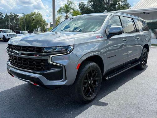 Satin Steel Metallic 2022 Chevrolet Suburban 4WD Z71