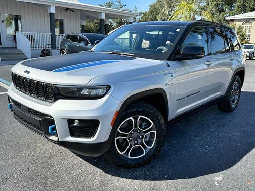 2022 Jeep Grand Cherokee 4xe Trailhawk
