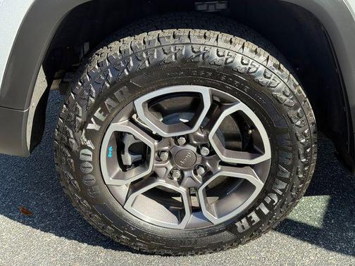 2022 Jeep Grand Cherokee 4xe Trailhawk