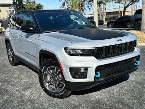 2022 Jeep Grand Cherokee 4xe Trailhawk