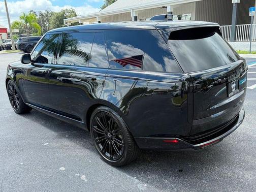 2025 Land Rover Range Rover SE