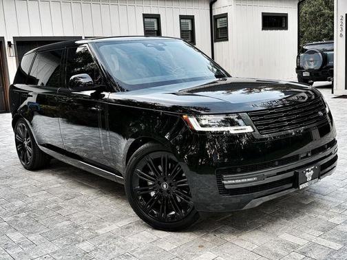 2025 Land Rover Range Rover SE