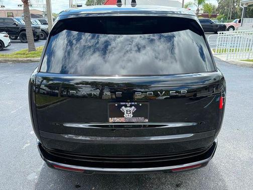 2025 Land Rover Range Rover SE