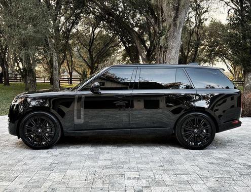 2025 Land Rover Range Rover SE