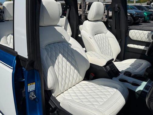 Velocity Blue Metallic 2024 Ford Bronco Big Bend