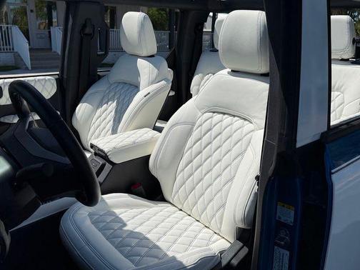 Velocity Blue Metallic 2024 Ford Bronco Big Bend