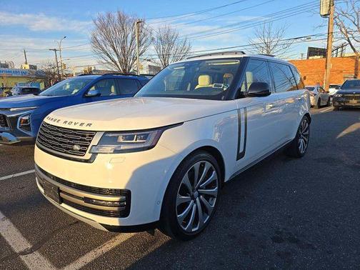 2025 Land Rover Range Rover P400 SE 7 Seat