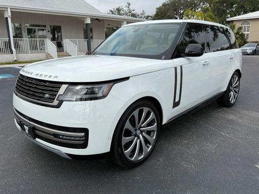 2025 Land Rover Range Rover P400 SE 7 Seat