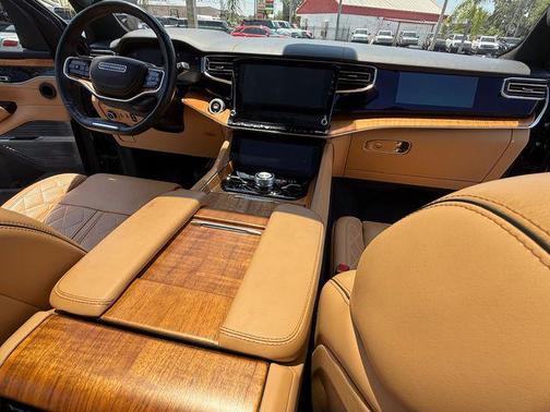 2022 Jeep Grand Wagoneer Series III 4x4