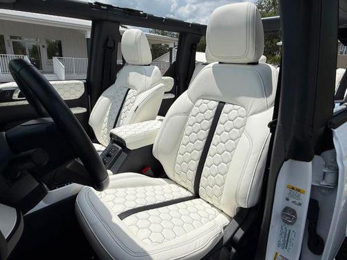 Oxford White 2025 Ford Bronco Big Bend
