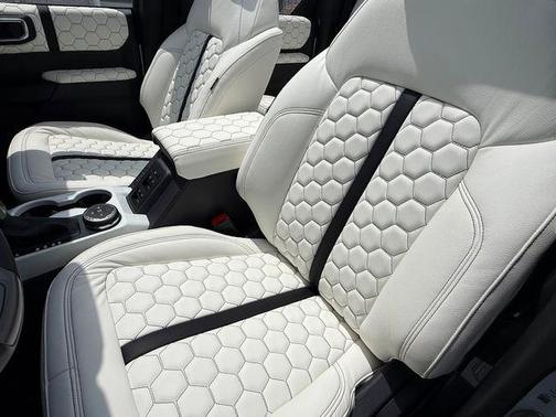 Oxford White 2025 Ford Bronco Big Bend