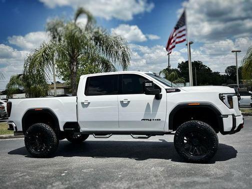 2024 GMC Sierra 2500 AT4