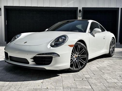 Guards Red 2016 Porsche 911 Carrera