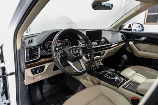Ibis White 2019 Audi Q5 2.0T Premium Plus