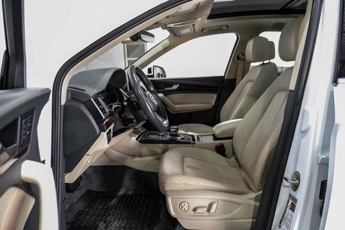 Ibis White 2019 Audi Q5 2.0T Premium Plus