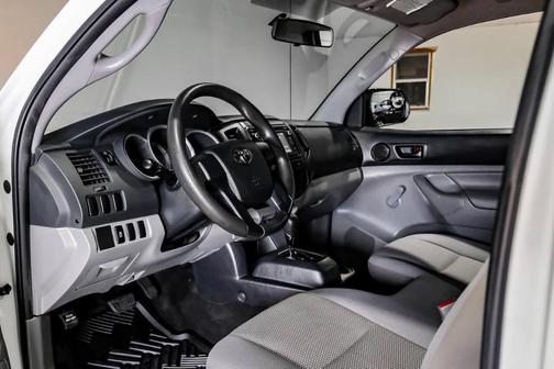 White 2014 Toyota Tacoma Base